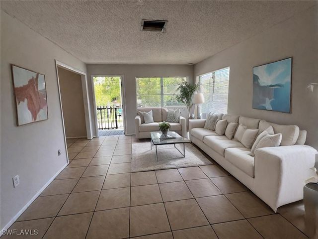 $1,195 | 2257 Dora Street | Fort Myers