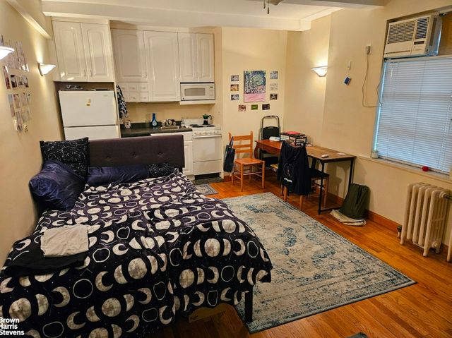 $2,450 | 333 East 43rd Street, Unit 103 | Midtown East