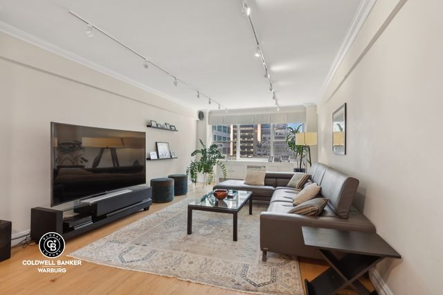 $999,000 | 333 East 46th Street, Unit 9B | Midtown East