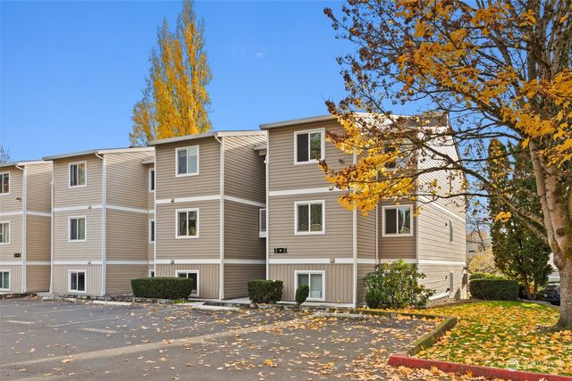 $414,000 | 12423 Northeast 131st Court, Unit 301 | Totem Lake