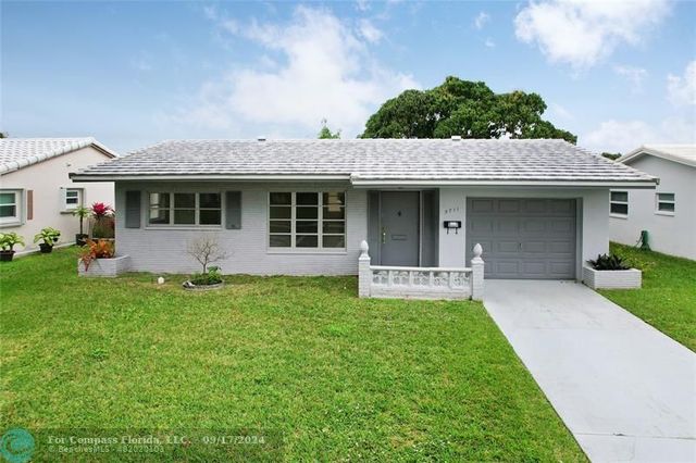 $334,900 | 5711 Northwest 84th Terrace | The Mainlands of Tamarac Lakes