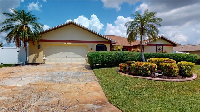 $575,000 | 25 Southeast 12th Court | Cape Coral