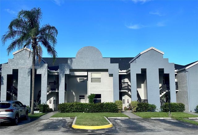 $2,300 | 536 Southwest 113th Way, Unit 536 | Pembroke Lakes South