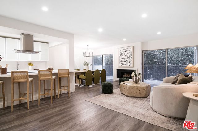 $950,000 | 949 North Kings Road, Unit 110 | West Hollywood Vicinity