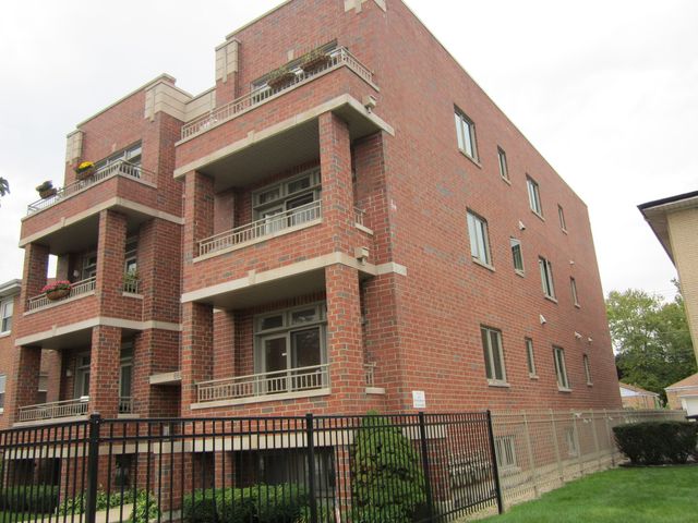 $2,900 | 6640 North Harlem Avenue, Unit 1S | Edison Park