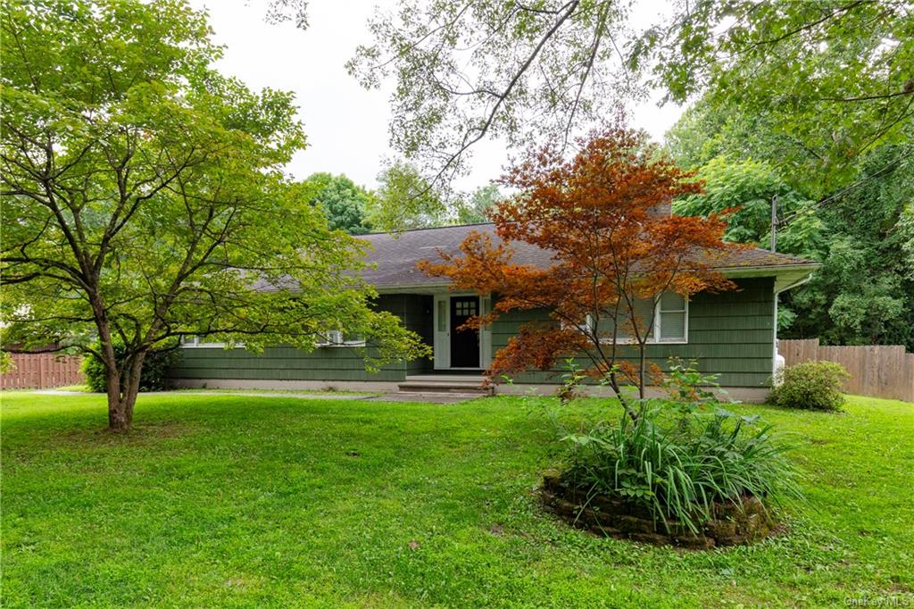 View of front of home with front lawn