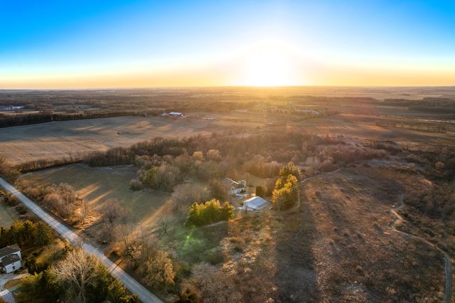 $900,000 | 10901 Gasch Road | Alden Township - McHenry County