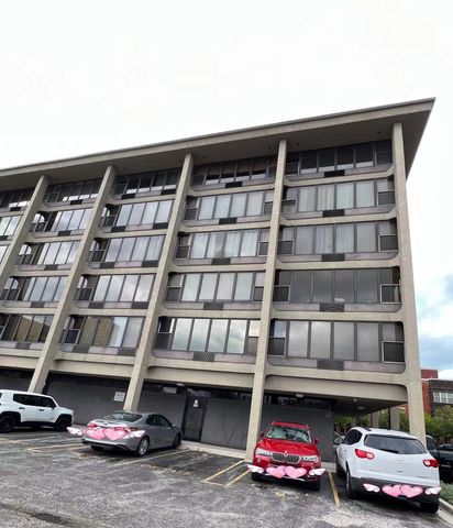 $185,000 | 345 East Eastgate Place, Unit 301 | McCormick Square