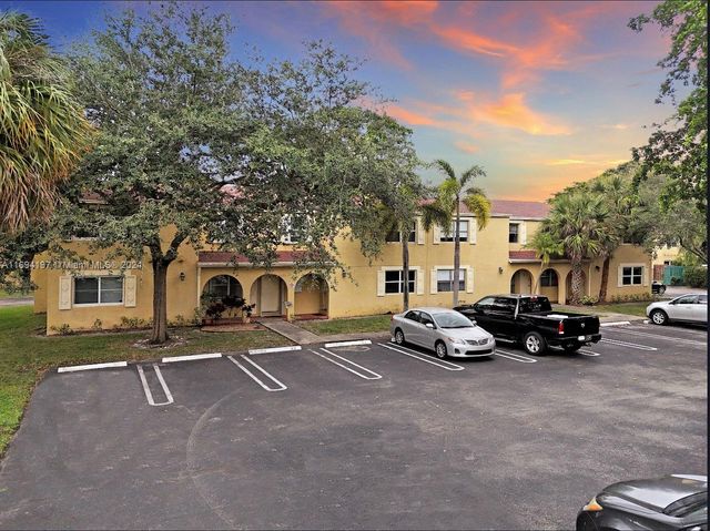 $259,000 | 10710 La Placida Drive, Unit 66 | Country Club Village