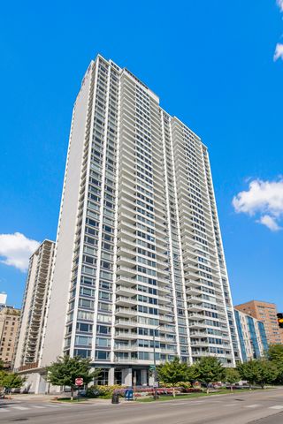 $949,000 | 1300 North Lake Shore Drive, Unit 5D | Gold Coast