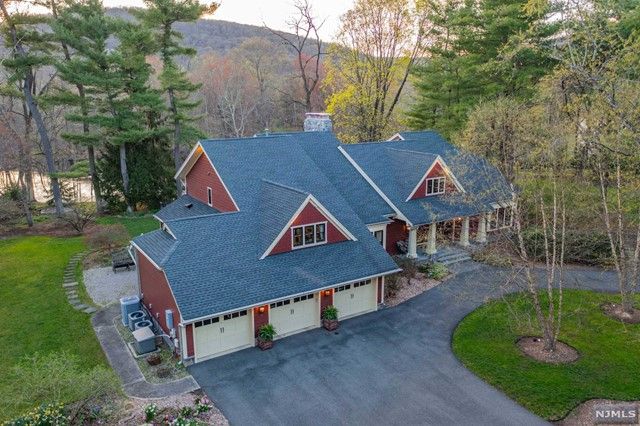 $1,850,000 | 5 Halifax Road | Mahwah