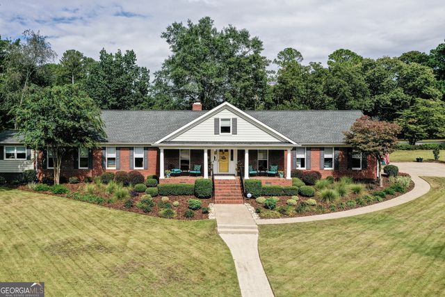 $680,000 | 262 Woodland Drive | Winder