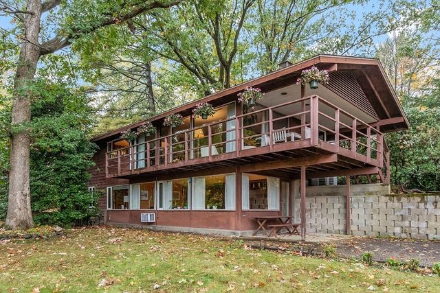 $2,500,000 | 20 Loring Road | Prospect Hill