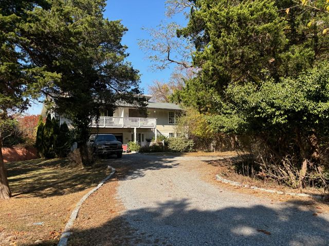 $1,154,900 | 3 Beach Plum Drive | Asharoken Village