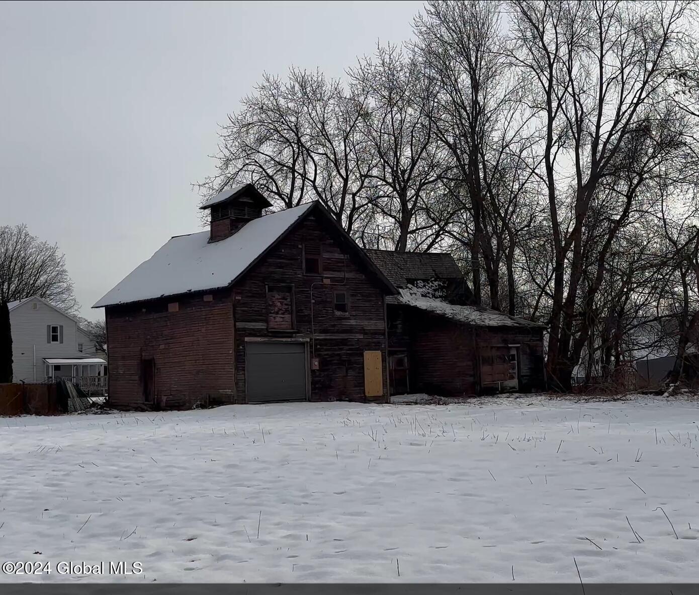 Collins barn