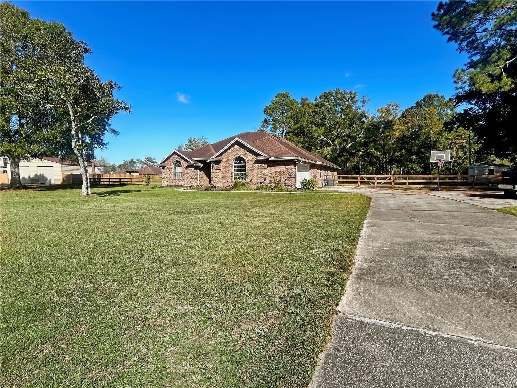 a view of a outdoor space and a yard