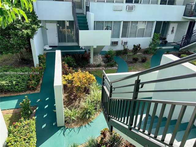 $1,800 | 1070 98th Street, Unit 16 | Bay Harbor Islands