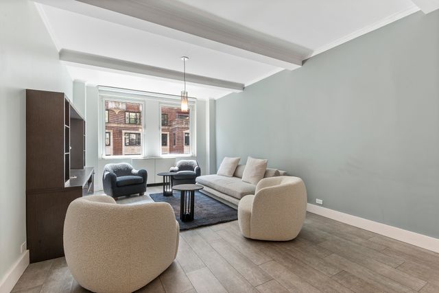 $990,000 | 111 East 56th Street, Unit 1103 | Midtown East