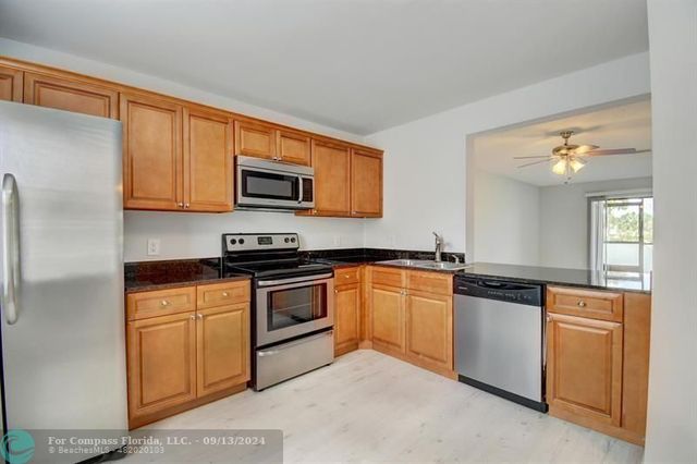 $2,100 | 1205 Lakeview Drive West, Unit 1205 | Royal Palm Beach