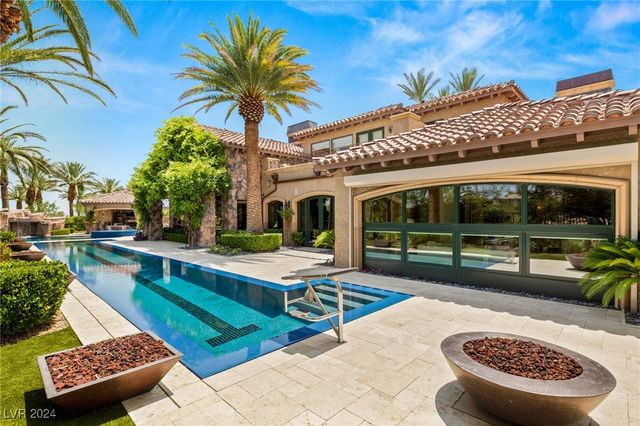 $6,850,000 | 2592 Red Arrow Drive | Red Rock Country Club at Summerlin