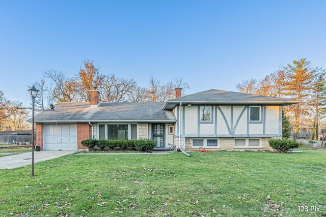 $950,000 | 1329 Waukegan Road | Deerfield