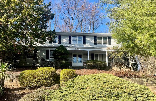 $735,000 | 110 Princeton Drive | Tappan