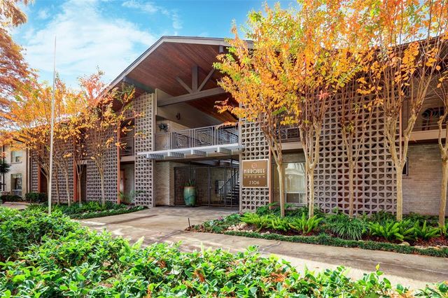 $1,425 | 2306 McCue Road, Unit 128 | Galleria