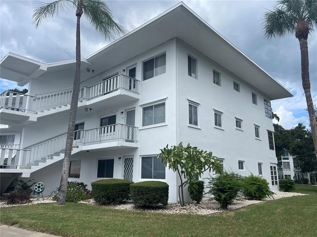 $125,000 | 11201 80th Avenue, Unit 201 | Seminole