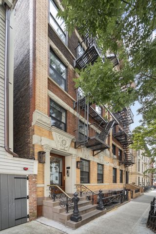 $8,495,000 | 70 Middagh Street | Brooklyn Heights