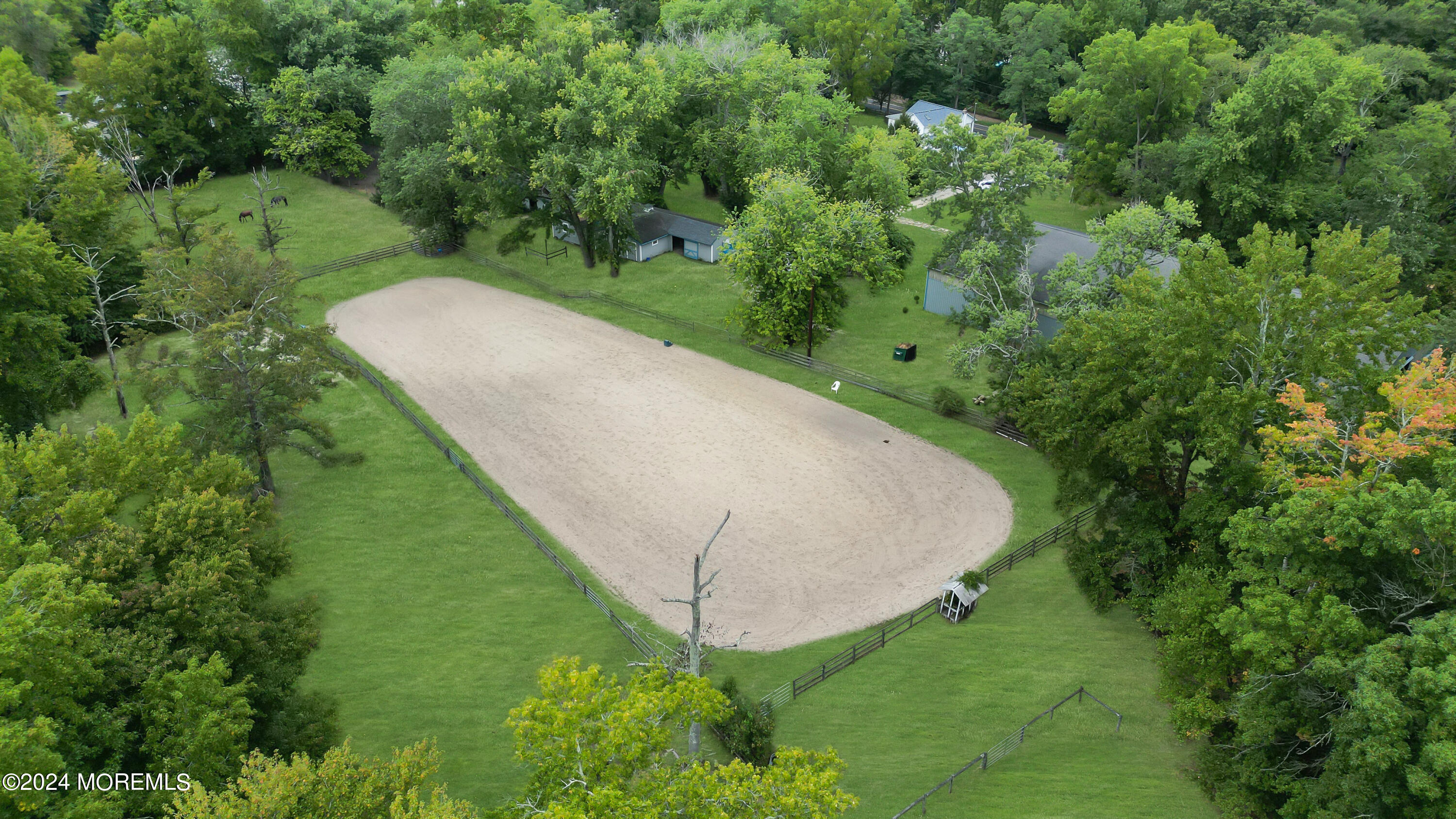 a view of a back yard of a house