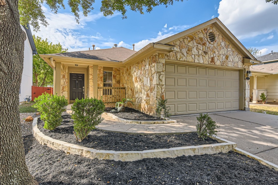 a view of a house with outdoor space