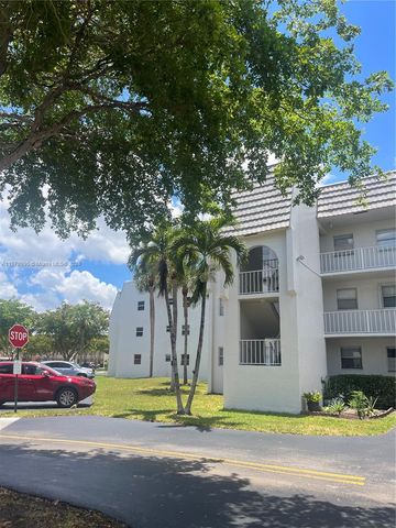 $1,750 | 8450 Sunrise Lakes Boulevard, Unit 202 | Sunrise Lakes