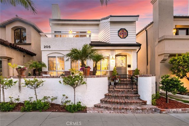 $3,295,000 | 205 4th Street | Seal Beach