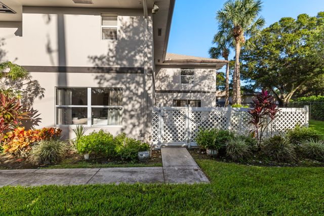 $310,000 | 47 Essex Court, Unit B | Royal Palm Beach