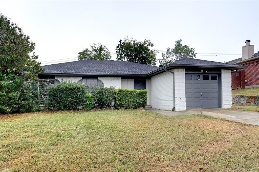 a view of a house with a outdoor space