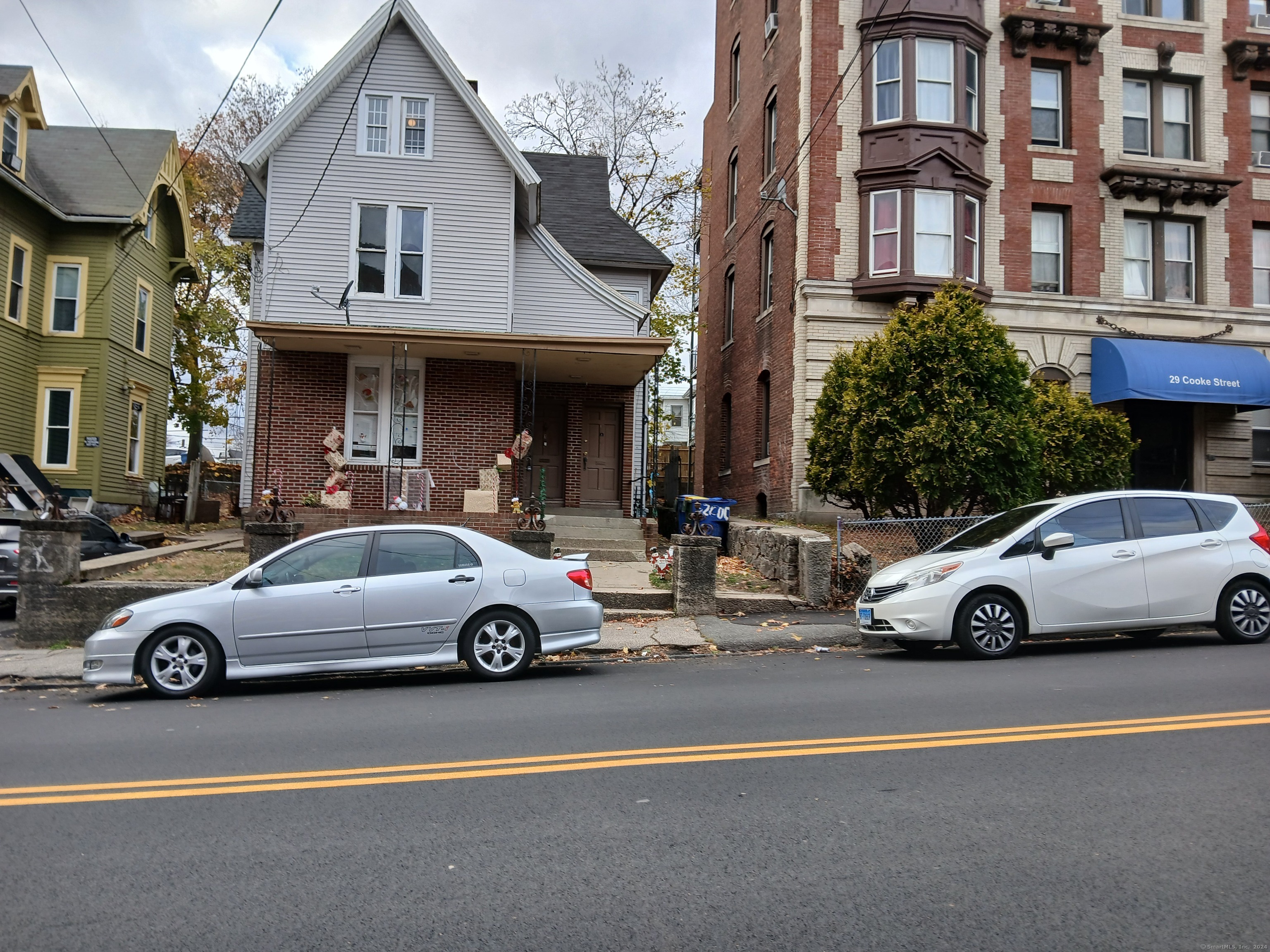 a car parked in front of a building