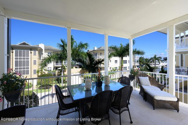 $995,000 | 3940 North Flagler Drive, Unit 301 | Northwood Shores