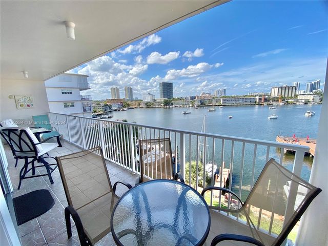 $2,500 | 400 Golden Isles Drive, Unit 43 | Golden Isles