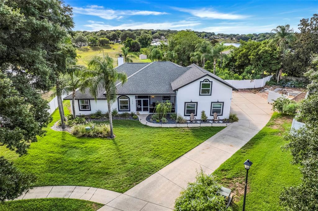 a view of a yard in front of house