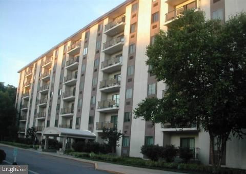 $1,300 | 27206 Valley Run Drive, Unit 206 | Valley Run