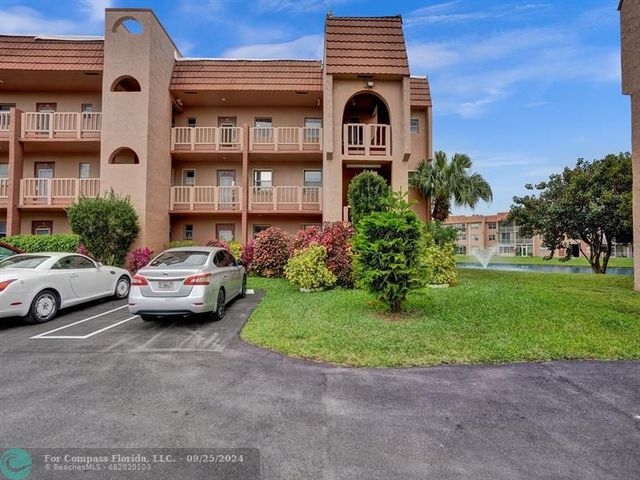 $150,000 | 9700 Sunrise Lakes Boulevard, Unit 312 | Sunrise Lakes