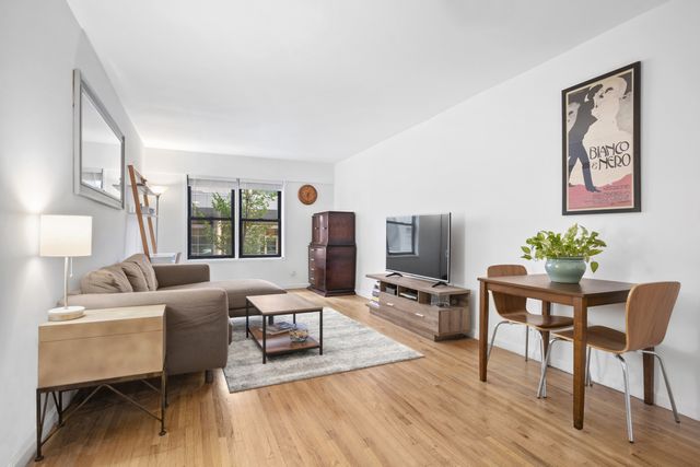 $3,495 | 317 West 54th Street, Unit 1F | Hell's Kitchen