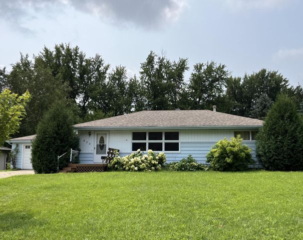 $169,000 | 830 Des Moines Drive | Windom