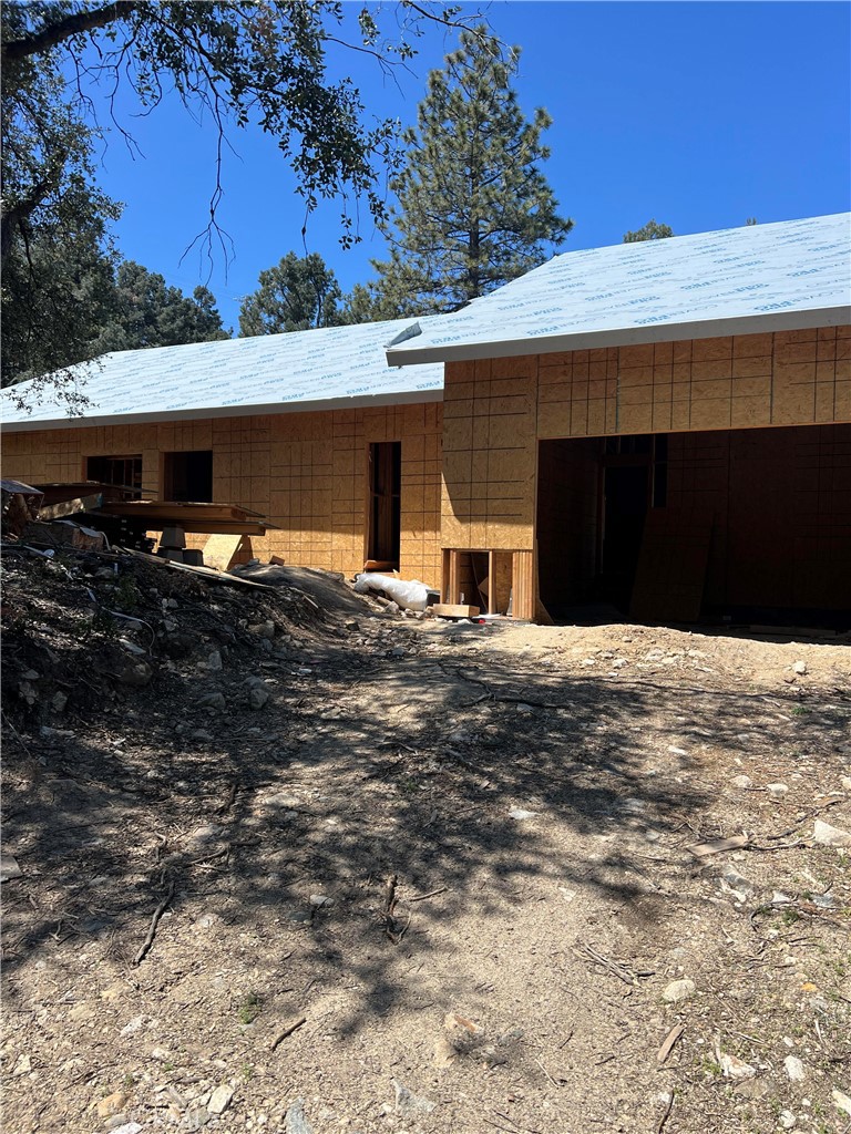 a view of a house with a garage