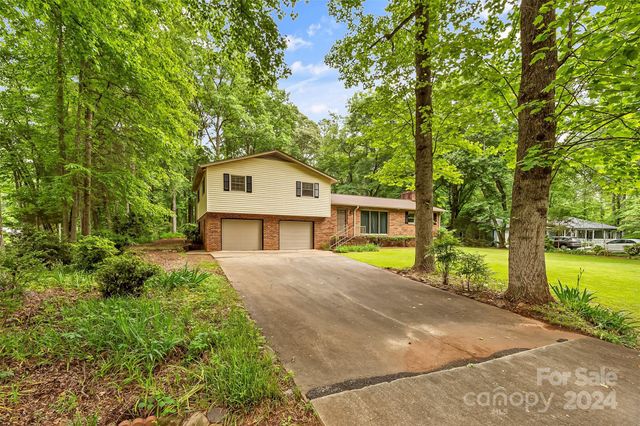 $315,000 | 1090 Mcalway Court | Newton Township - Catawba County