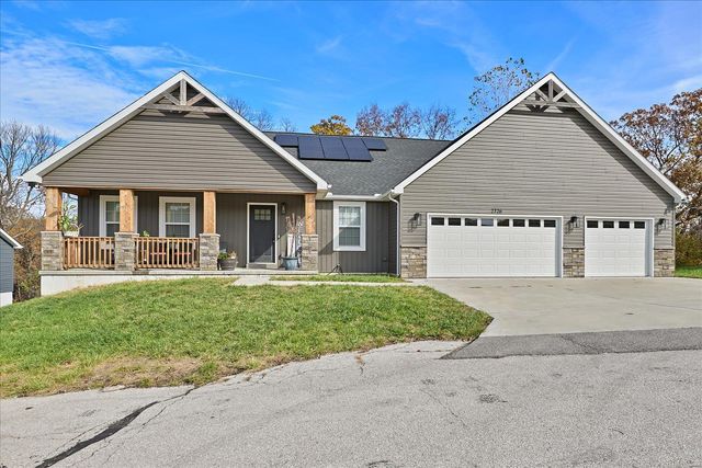 $450,000 | 2726 Royal Oak Drive | Peaceful Village