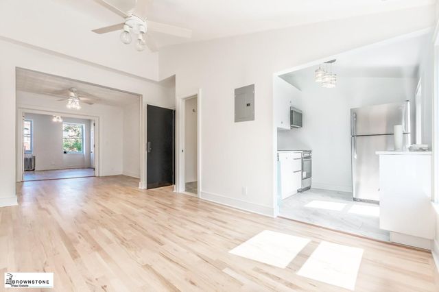 $3,400 | 180 Sackett Street, Unit TOP | Carroll Gardens