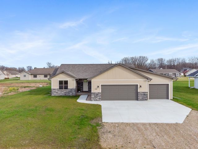 $415,900 | 510 Rustic Ridge Drive | Brillion