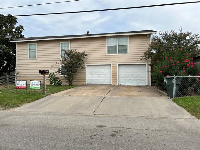 $359,000 | 2216 59th Street | Bayou Shore