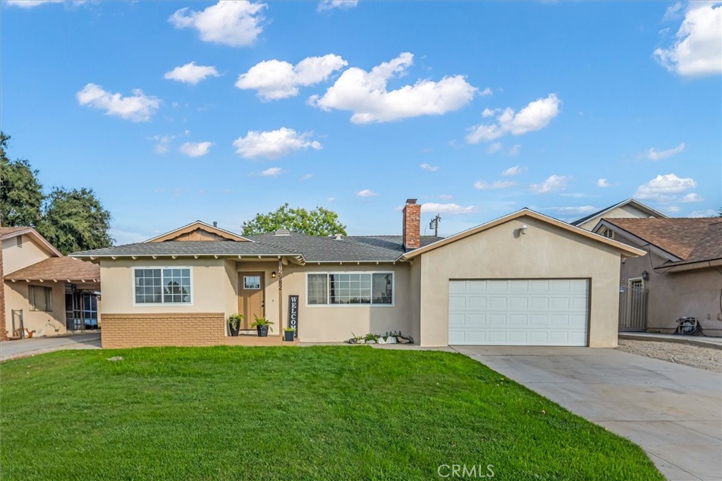 Sweet curb appeal and large front yard on this upper Yucaipa home